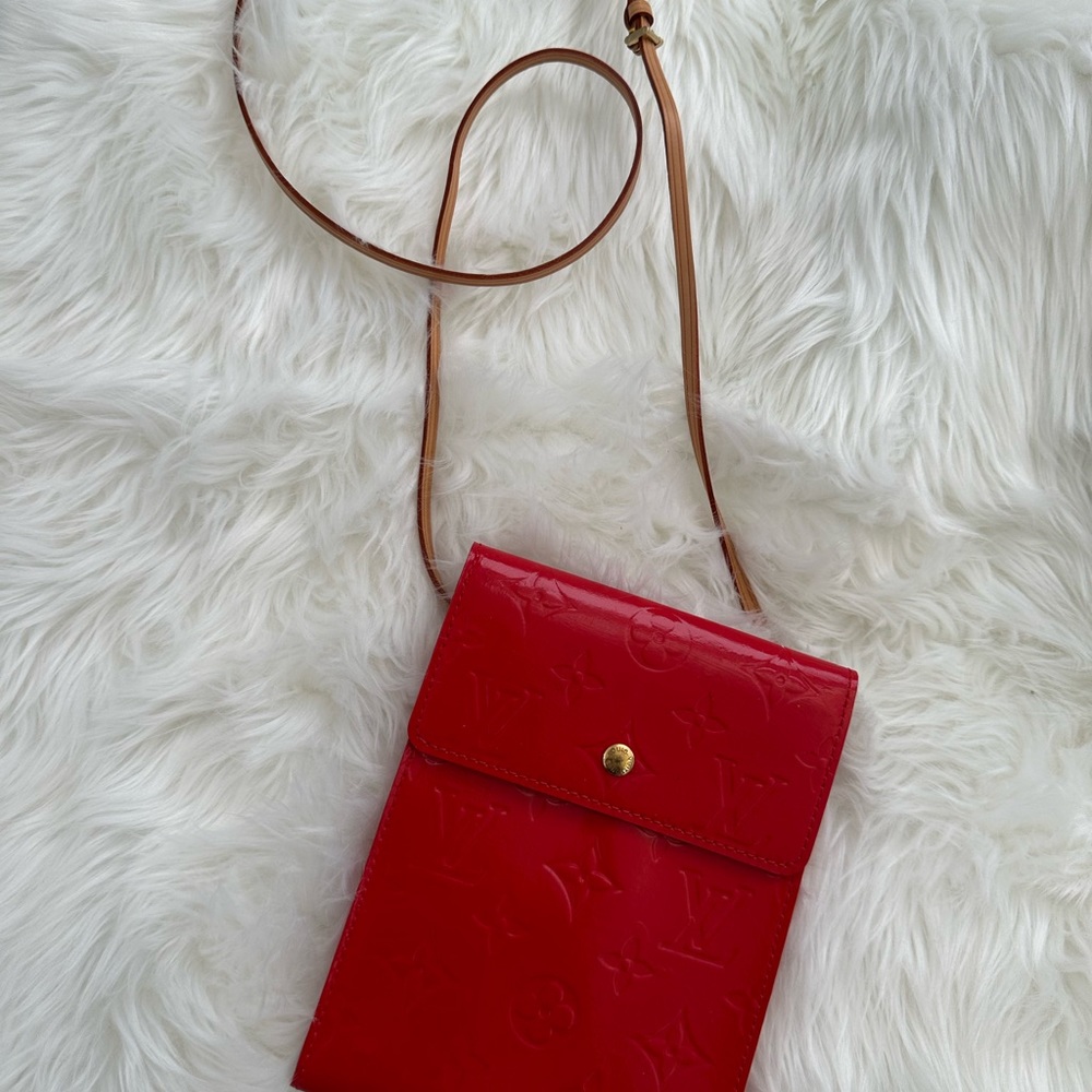 Louis Vuitton crossover bag